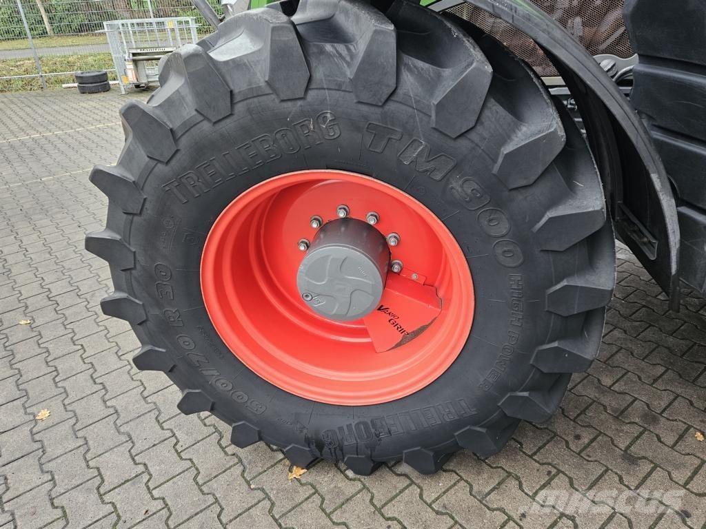 Fendt 824 VARIO PROFI PLUS Tractors