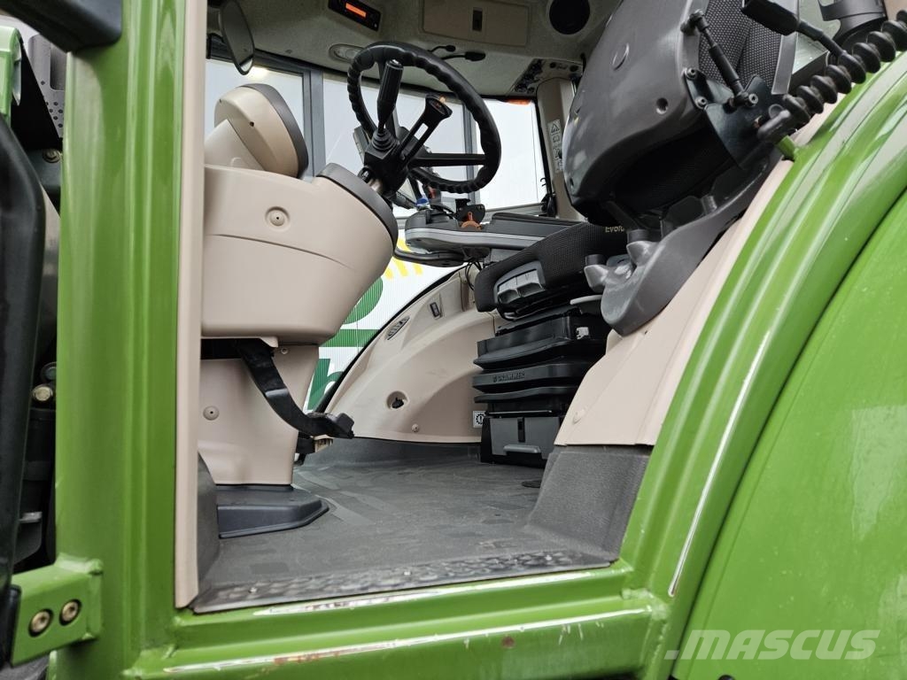 Fendt 824 VARIO PROFI PLUS Tractors