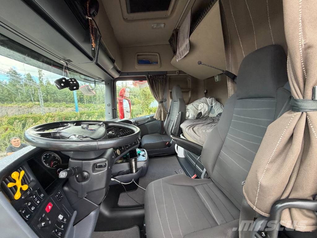 Scania R 490 Vetopöytäautot
