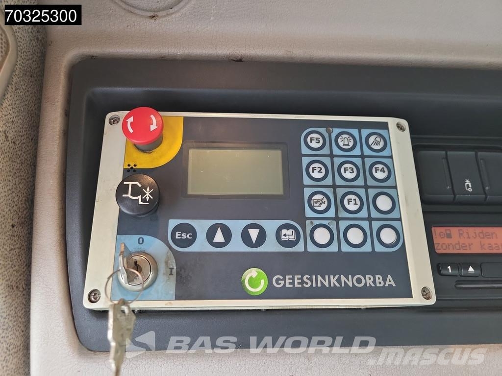 DAF LF 220 6X2 NL-Truck Geesink GPM III v 14L22 GCB St شاحنات المخلفات
