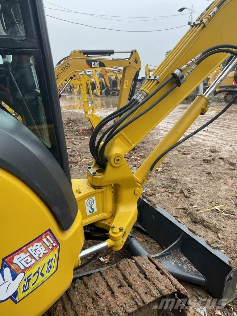 Komatsu PC30 FULL CARBIN Εκσκαφάκι (διαβολάκι) < 7t