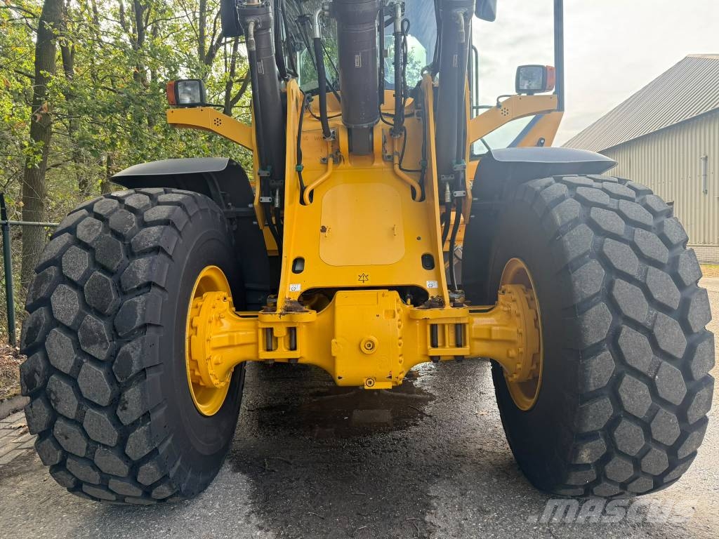 Volvo L90F Low hours Rataslaadurid