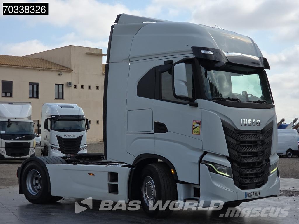 Iveco S-Way 490 4X2 Retarder 2x Tanks Standklima ACC Nav Sattelzugmaschinen