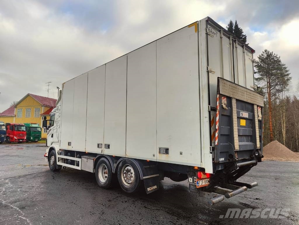 Scania R 500 Camiones con caja de remolque