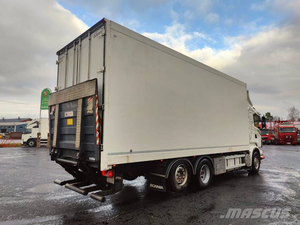 Scania R 500 Camiones con caja de remolque