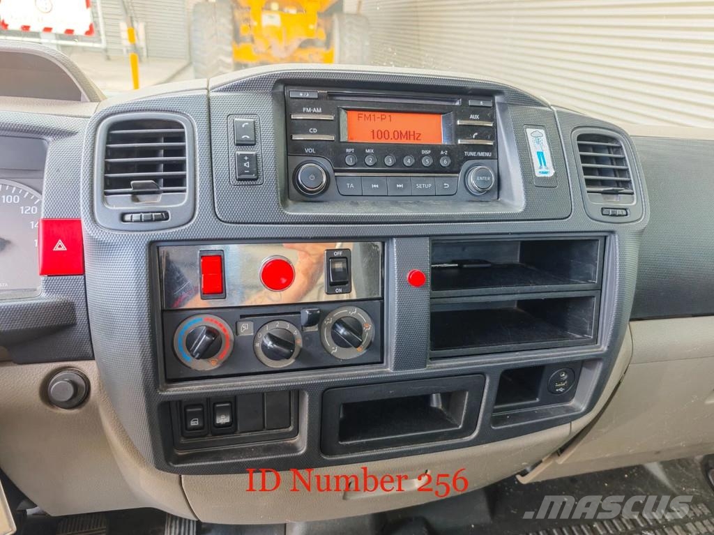 Nissan Cabstar 35.12 NT400 Movex TLR 18 المنصات الهوائية المثبتة على شاحنة