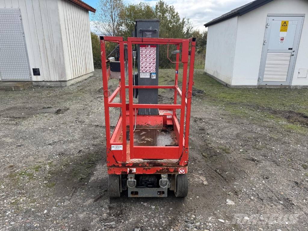 SkyJack SJ 16 Vertikaalsed mast tõstukid