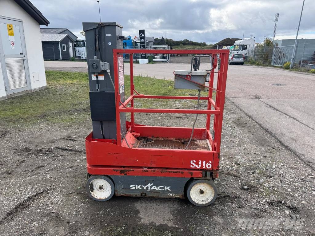 SkyJack SJ 16 Vertikaalsed mast tõstukid