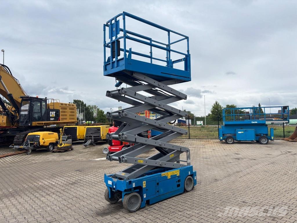 Genie GS-3232 Scissor lifts