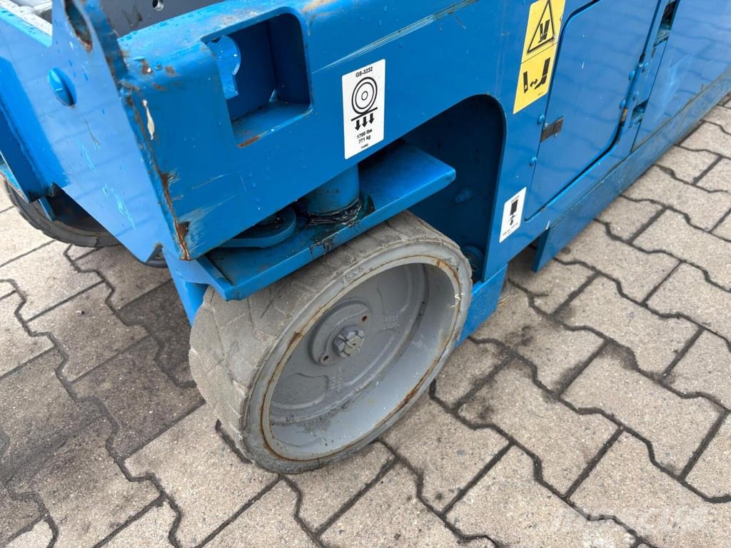 Genie GS-3232 Scissor lifts