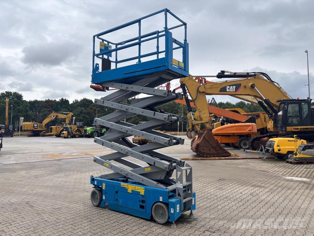 Genie GS-3232 Scissor lifts