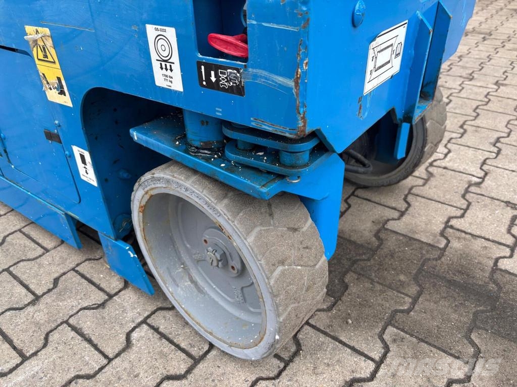 Genie GS-3232 Scissor lifts