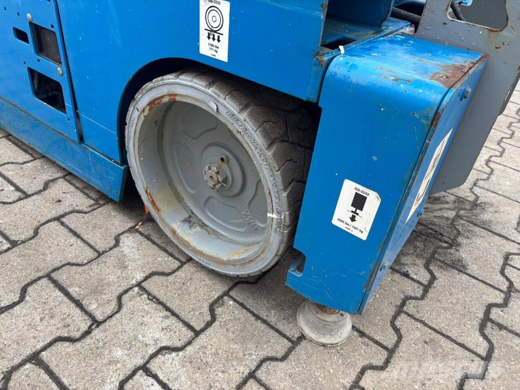Genie GS-3232 Scissor lifts
