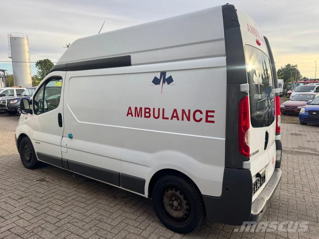 Renault Trafic **BELGIAN ORIGINE-AIRCO** Ambulancias
