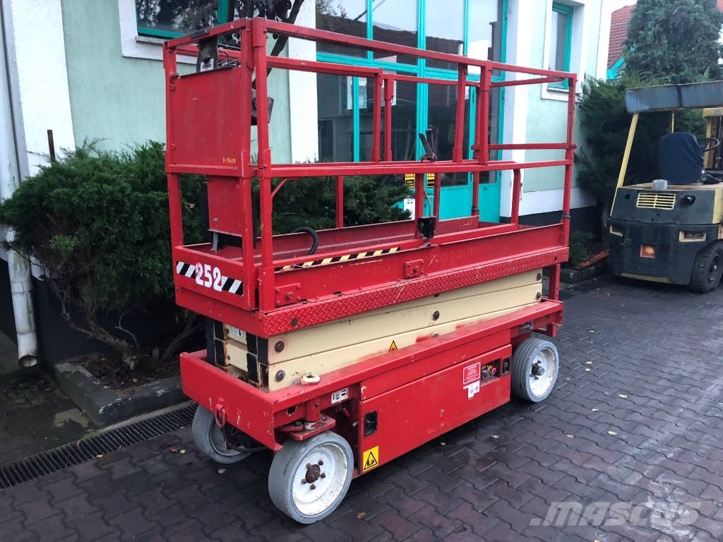 JLG 2030 F3 V-3409 Vertikalūs stiebiniai keltuvai