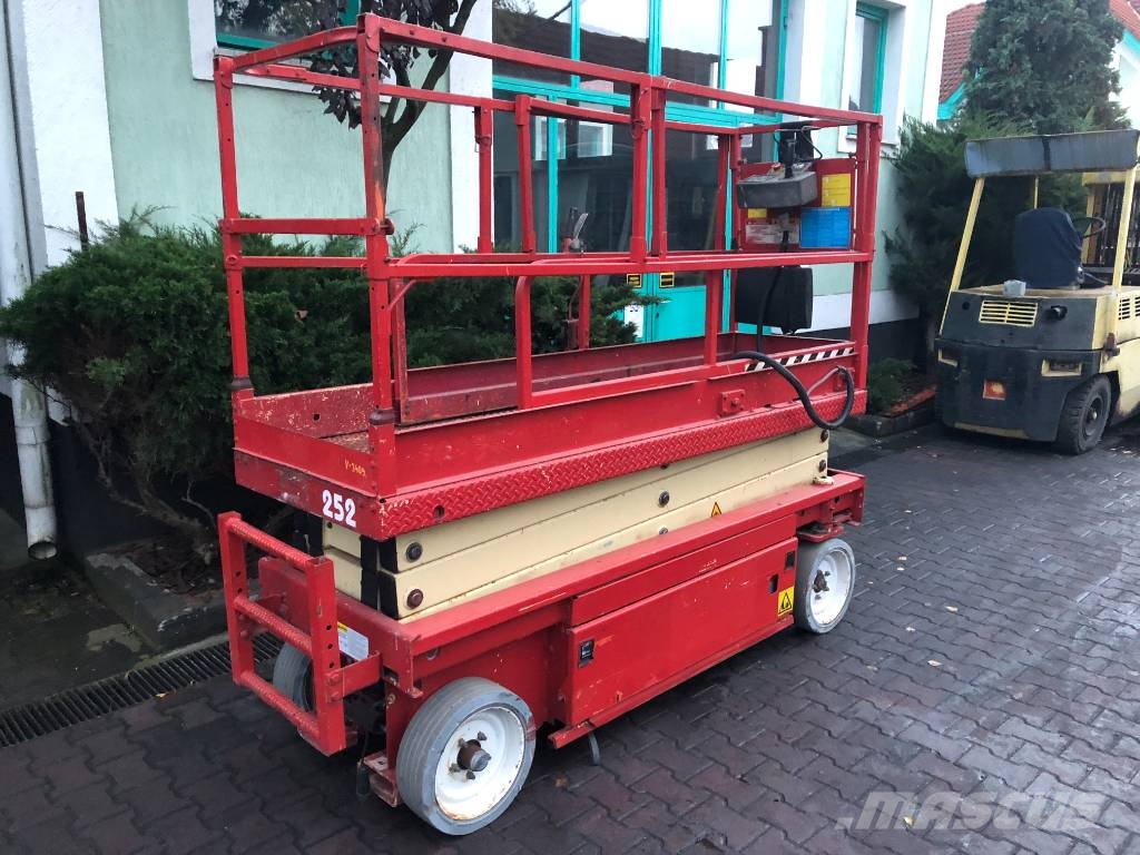 JLG 2030 F3    V-3409 EO Henkilönostimet ja nostolaitteet