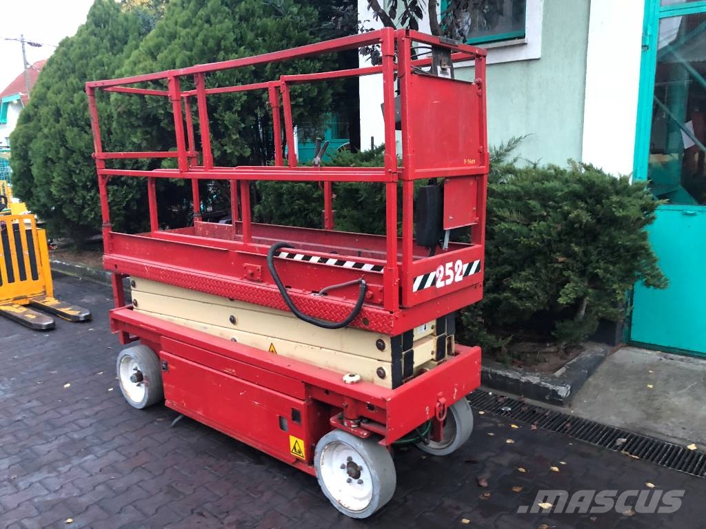 JLG 2030 F3    V-3409 EO Henkilönostimet ja nostolaitteet
