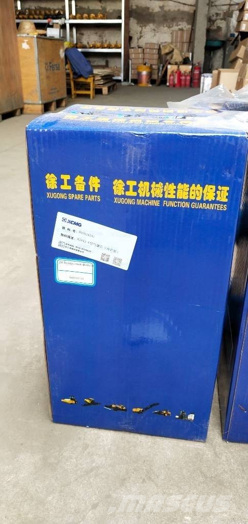 XCMG 8400360848 Injection pump for XS263JPD road roller その他部品