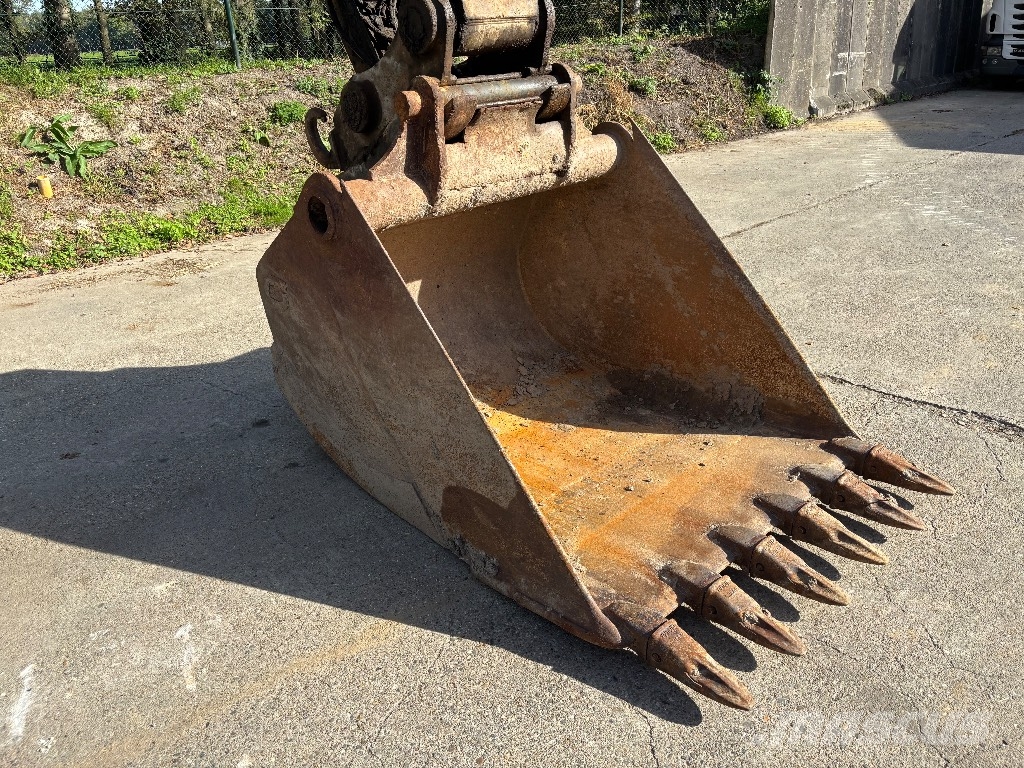 CAT 325 D L NEW UNDERCARRIAGE Gravemaskiner på larvebånd