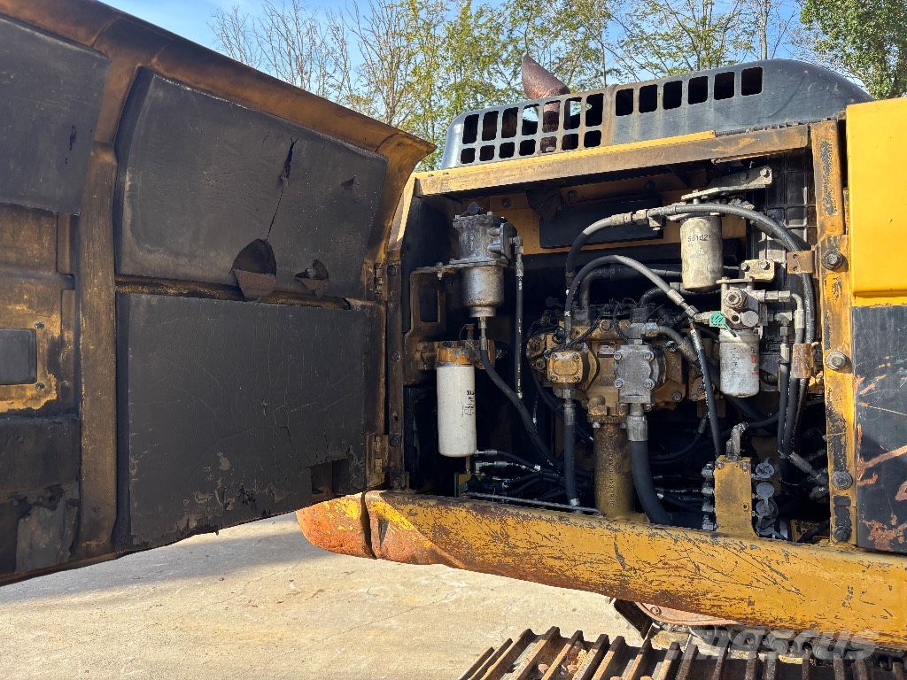 CAT 325 D L NEW UNDERCARRIAGE Gravemaskiner på larvebånd