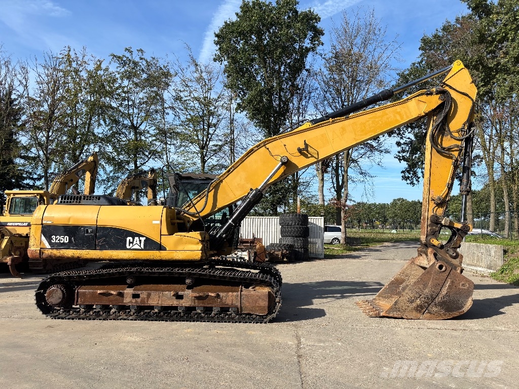 CAT 325 D L NEW UNDERCARRIAGE Gravemaskiner på larvebånd