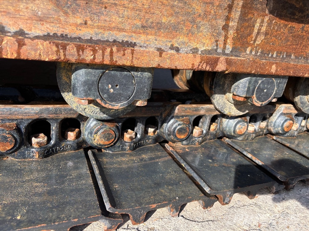 CAT 325 D L NEW UNDERCARRIAGE Gravemaskiner på larvebånd