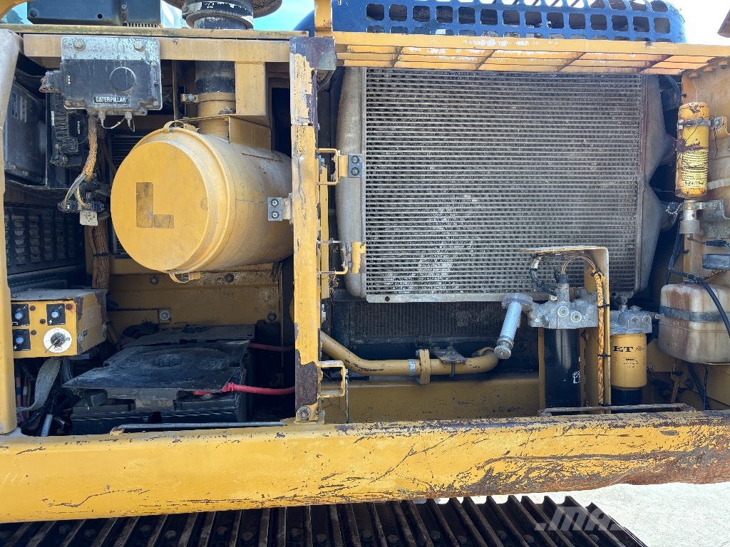 CAT 325 D L NEW UNDERCARRIAGE Gravemaskiner på larvebånd