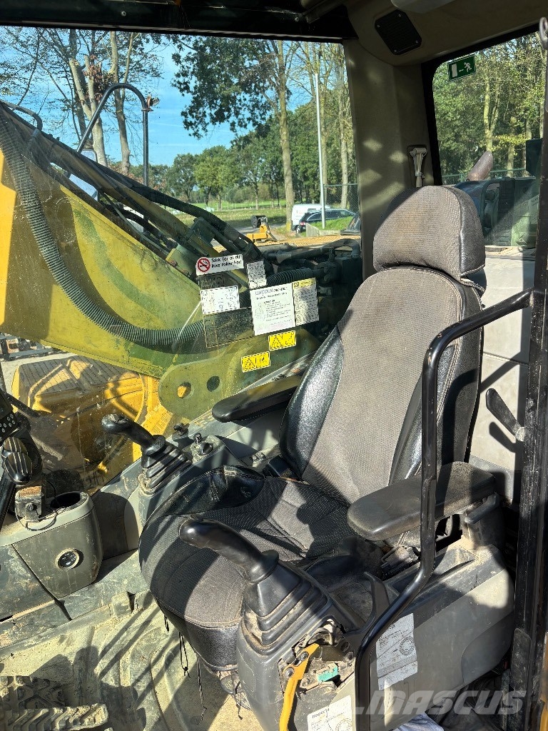 CAT 325 D L NEW UNDERCARRIAGE Gravemaskiner på larvebånd