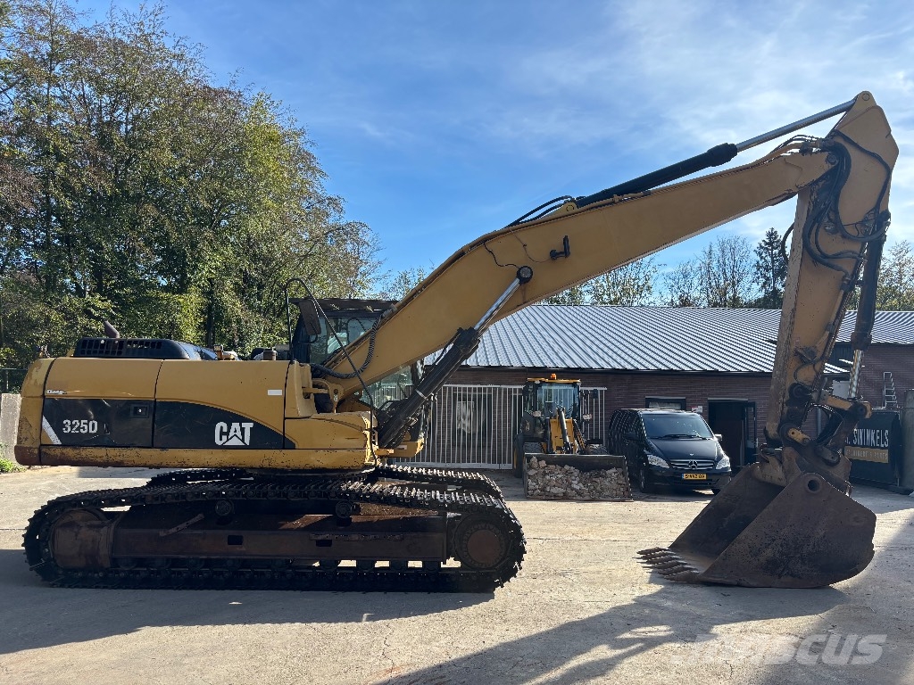 CAT 325 D L NEW UNDERCARRIAGE Gravemaskiner på larvebånd