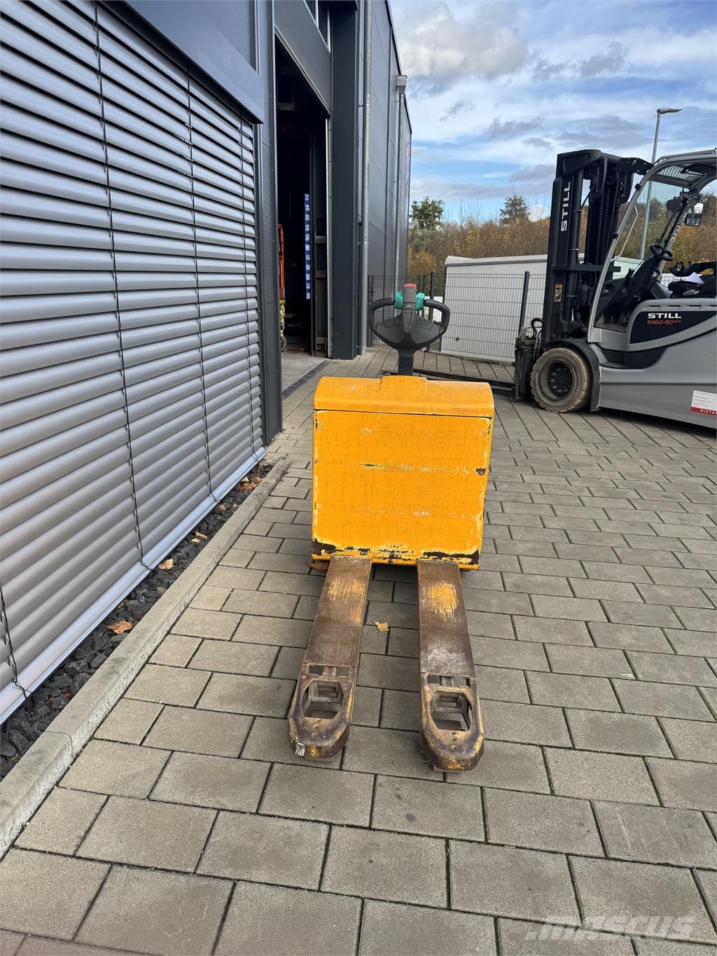 Jungheinrich EJE 118 Pedestrian stacker