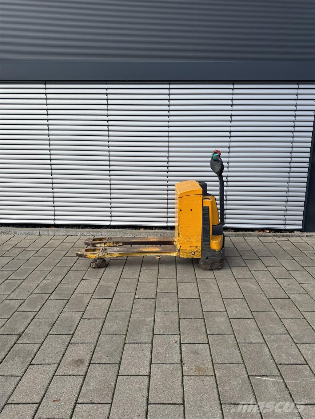 Jungheinrich EJE 118 Pedestrian stacker