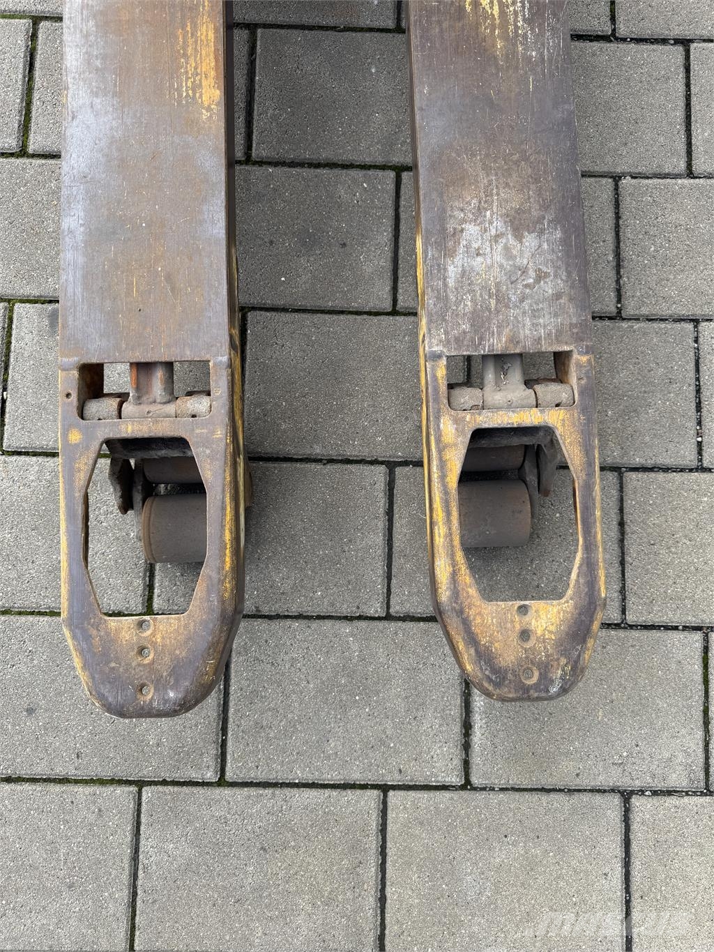 Jungheinrich EJE 118 Pedestrian stacker