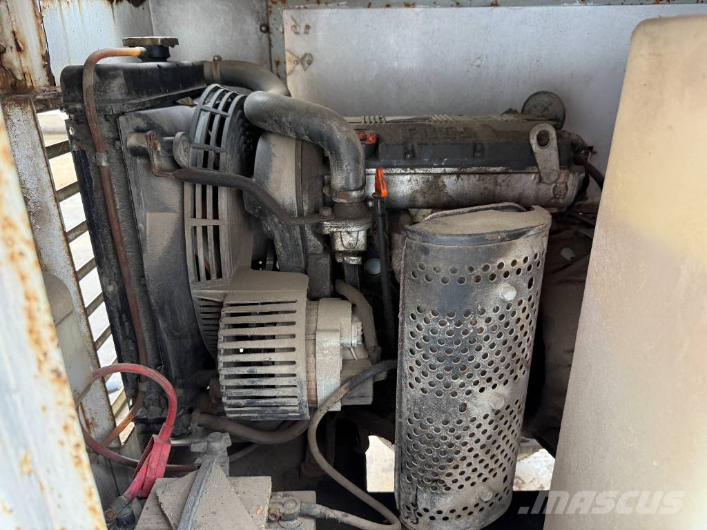 MQ LT12D - CE + EPA / Good Overall Condition Mobiele lichtmasten