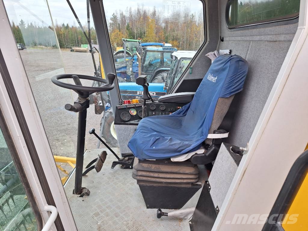 Sampo-Rosenlew 2045 HT Skurtreskere