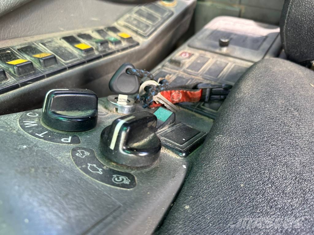 Volvo EW180B Wielgraafmachines