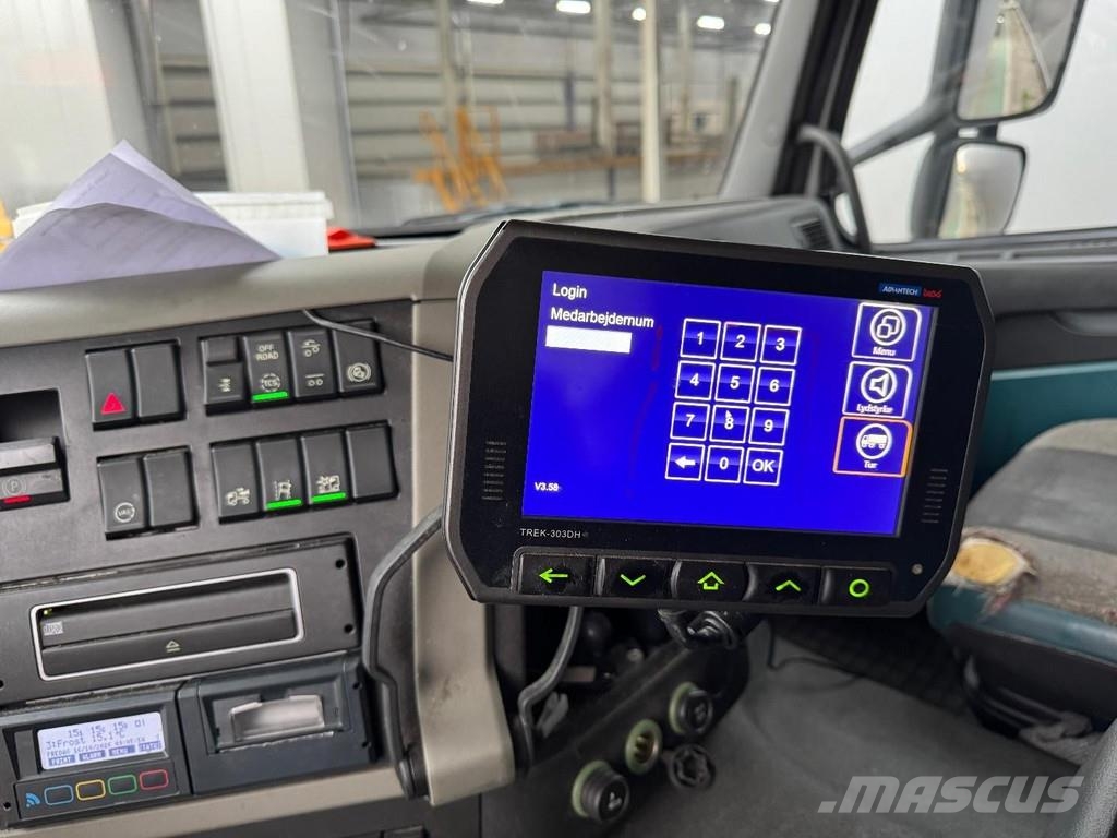 Volvo FM 330 6X2 EURO 6 + FRIGOBLOCK + PALFINGER LIFT 20 С температурен контрол