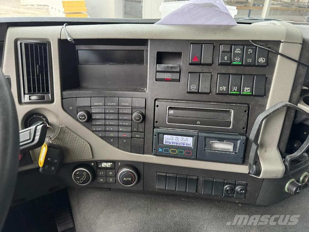 Volvo FM 330 6X2 EURO 6 + FRIGOBLOCK + PALFINGER LIFT 20 С температурен контрол