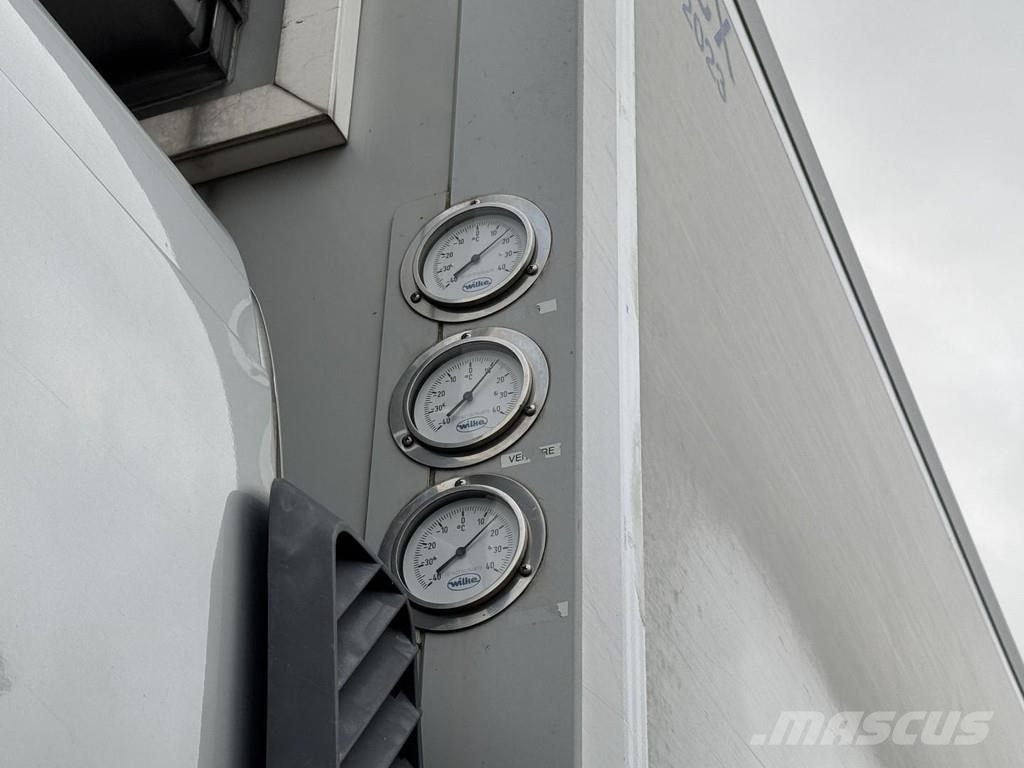 Volvo FM 330 6X2 EURO 6 + FRIGOBLOCK + PALFINGER LIFT 20 С температурен контрол