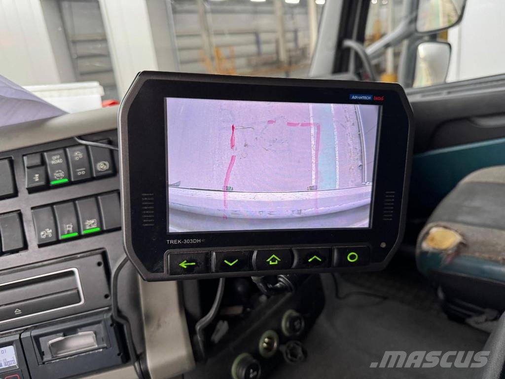 Volvo FM 330 6X2 EURO 6 + FRIGOBLOCK + PALFINGER LIFT 20 С температурен контрол