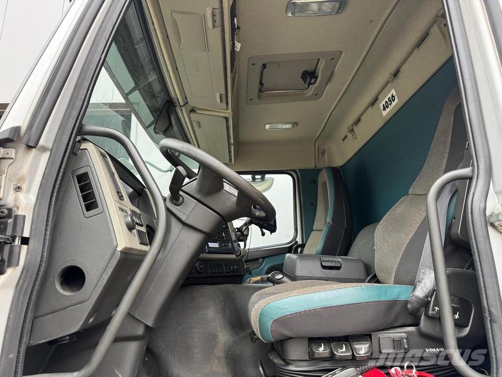 Volvo FM 330 6X2 EURO 6 + FRIGOBLOCK + PALFINGER LIFT 20 С температурен контрол