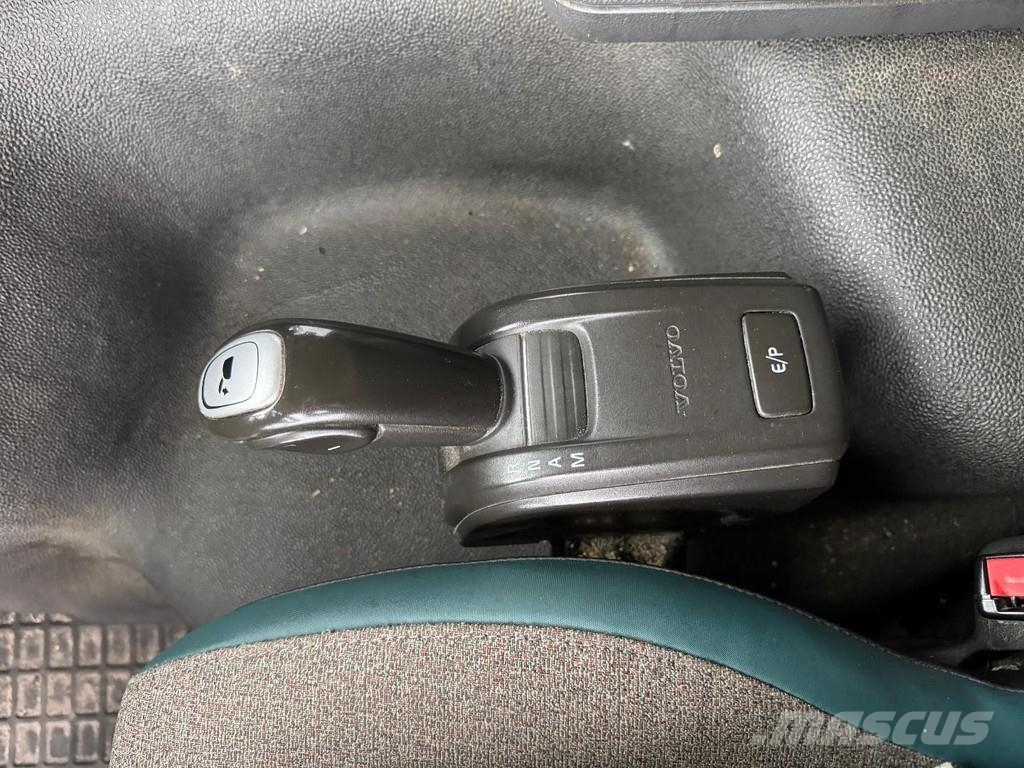 Volvo FM 330 6X2 EURO 6 + FRIGOBLOCK + PALFINGER LIFT 20 С температурен контрол