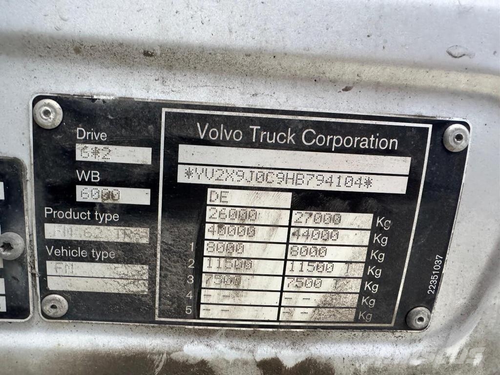Volvo FM 330 6X2 EURO 6 + FRIGOBLOCK + PALFINGER LIFT 20 С температурен контрол