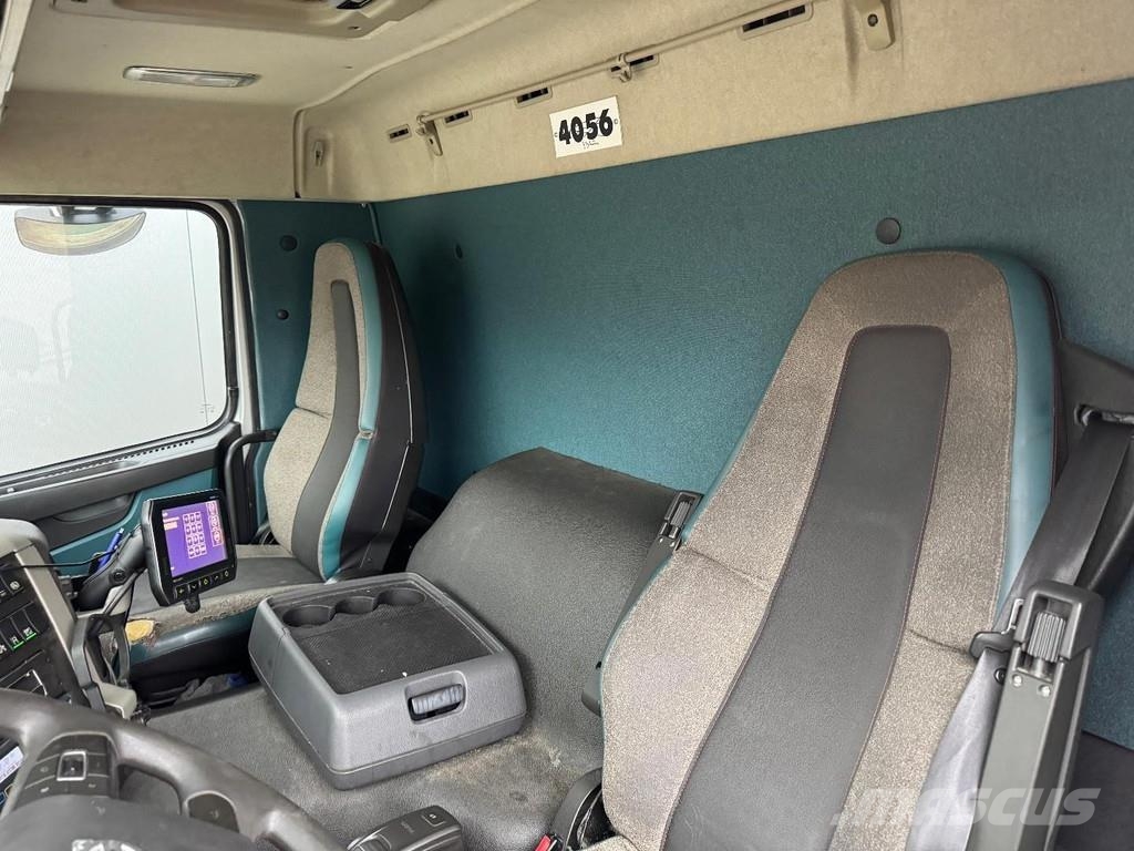 Volvo FM 330 6X2 EURO 6 + FRIGOBLOCK + PALFINGER LIFT 20 С температурен контрол