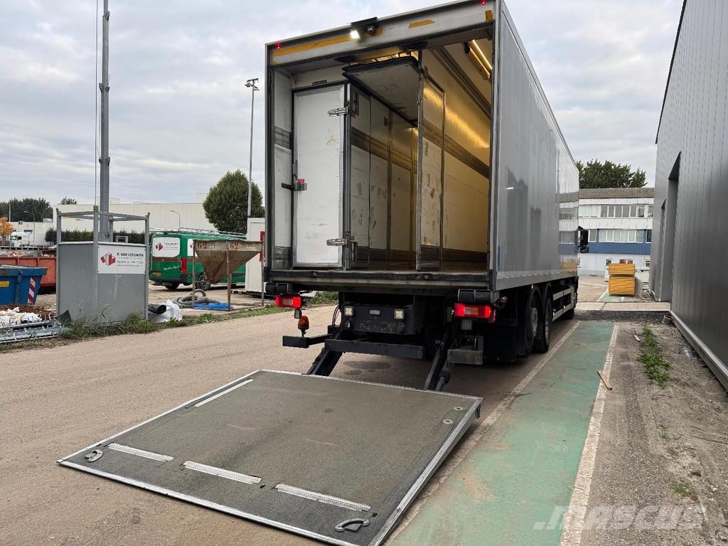 Volvo FM 330 6X2 EURO 6 + FRIGOBLOCK + PALFINGER LIFT 20 С температурен контрол