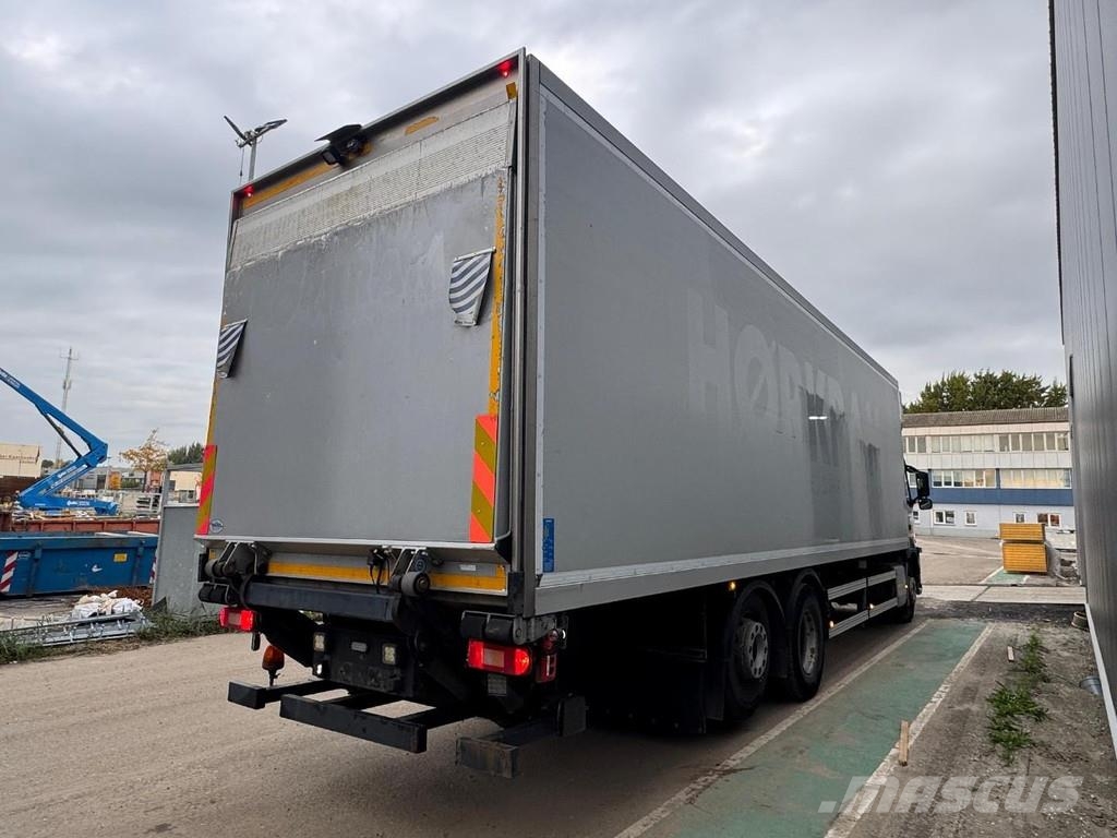 Volvo FM 330 6X2 EURO 6 + FRIGOBLOCK + PALFINGER LIFT 20 С температурен контрол