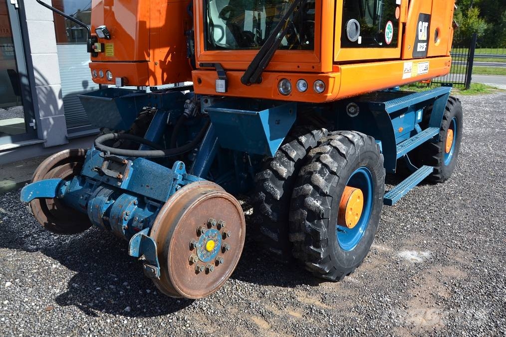 CAT M 323 F Колёсные экскаваторы