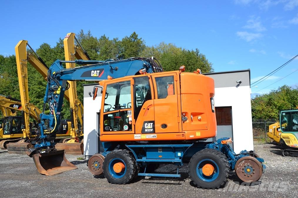 CAT M 323 F Колёсные экскаваторы
