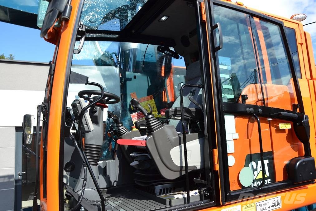 CAT M 323 F Колёсные экскаваторы