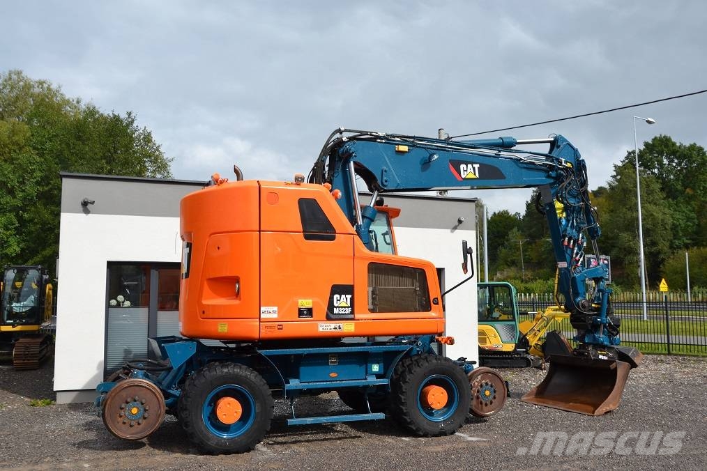 CAT M 323 F Колёсные экскаваторы
