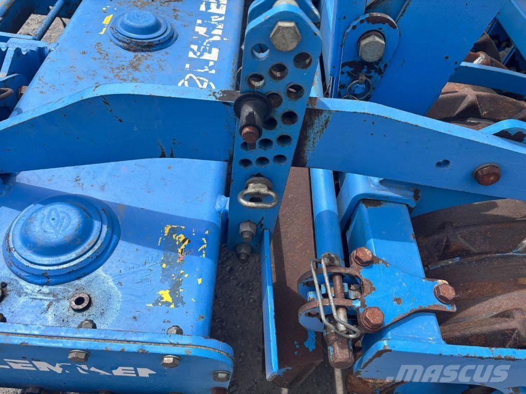 Lemken Combine de semis lemken / Saphir 7 + Zirkon 12 مثاقيب مدمجة